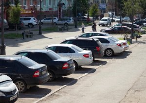 10 ошибок при парковке, которые совершают даже опытные водители - фото